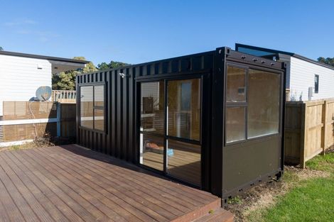 Photo of property in 9 Beach Road, Waihi Beach, 3611