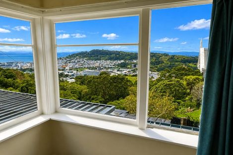 Photo of property in 22 Dorking Road, Brooklyn, Wellington, 6021