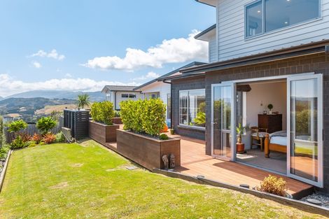 Photo of property in 127 Endeavour Drive, Whitby, Porirua, 5024