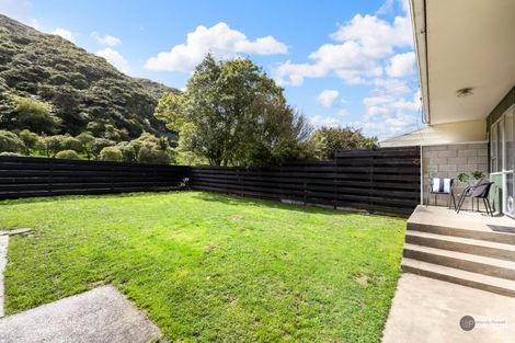 Photo of property in 1/27 Larchmont Grove, Totara Park, Upper Hutt, 5018