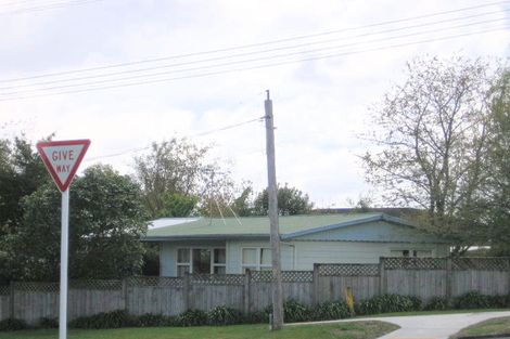 Photo of property in 10 Matuku Street, Two Mile Bay, Taupo, 3330