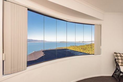 Photo of property in 38 Dress Circle, Newlands, Wellington, 6037