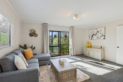 Photo of property in 3/39 Fairmount Road, Titirangi, Auckland, 0604