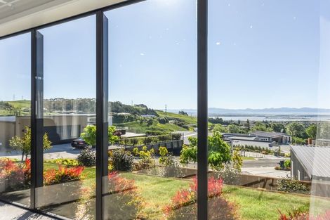 Photo of property in 14 Hill Tops Way, Stoke, Nelson, 7011