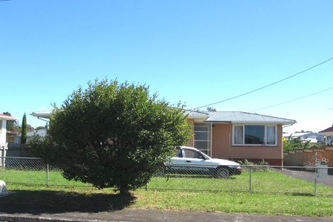 Photo of property in 30 Kiernan Place, Kelston, Auckland, 0602