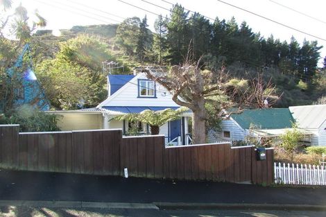 Photo of property in 36 Voelas Road, Lyttelton, 8082