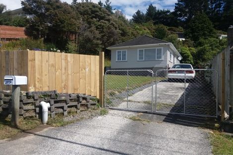 Photo of property in 27 Fraser Street, Wainuiomata, Lower Hutt, 5014