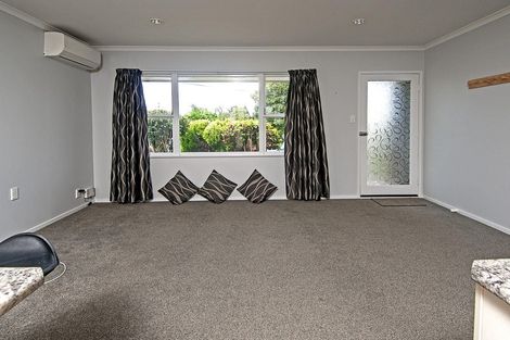 Photo of property in 16 Abel Tasman Avenue, Henderson, Auckland, 0610