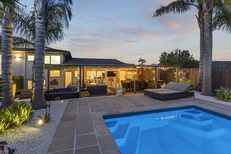 Photo of property in 21 Fratley Avenue, Farm Cove, Auckland, 2012