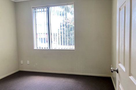 Photo of property in 2 Ballyward Close, East Tamaki, Auckland, 2013