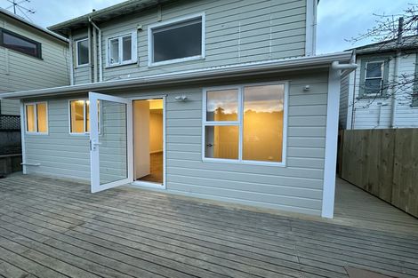 Photo of property in 7 Murray Street, Island Bay, Wellington, 6023