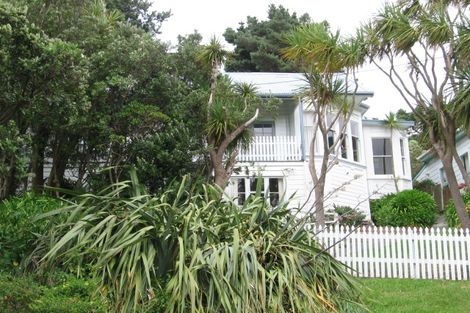 Photo of property in 10 Jackson Street, Island Bay, Wellington, 6023