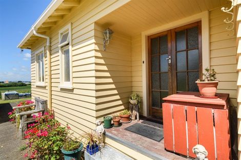 Photo of property in 56 Wightman Road, Sanson, Palmerston North, 4479