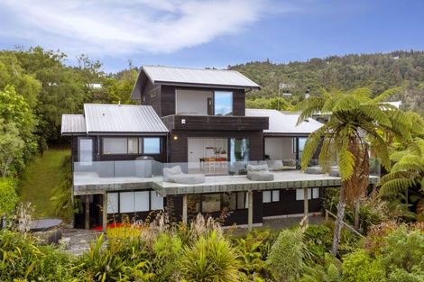 Photo of property in 21 Waiparemo Crescent, Pukawa Bay, Turangi, 3381