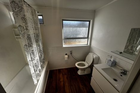 Photo of property in 1/7 Yarra Place, Botany Downs, Auckland, 2010