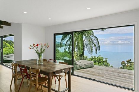 Photo of property in 21 Waiparemo Crescent, Pukawa Bay, Turangi, 3381