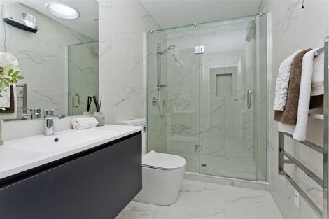 Photo of property in 2c Livingstone Street, Milford, Auckland, 0620