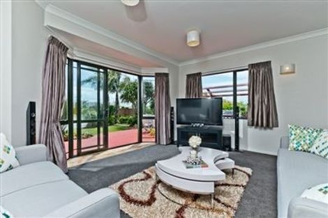 Photo of property in 9 Wentwood Place, Torbay, Auckland, 0630