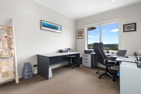 Photo of property in 11 Broadwater Close, Pyes Pa, Tauranga, 3112