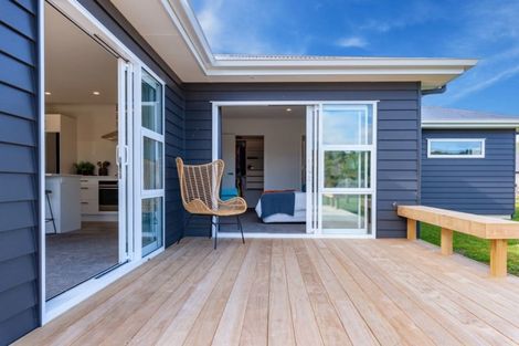 Photo of property in 13 Kahikatea Drive, Kinloch, Taupo, 3377