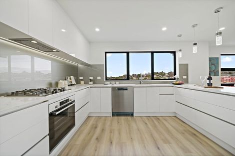 Photo of property in 11 Tawapou Close, Massey, Auckland, 0614