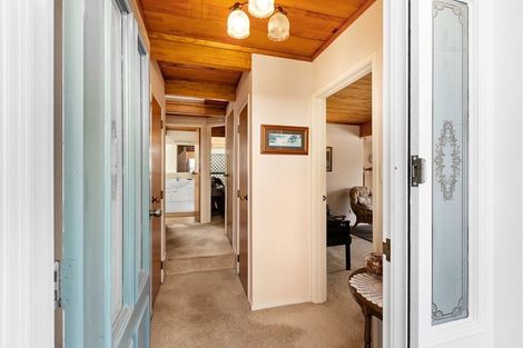 Photo of property in 28 Maori Hut Road, Red Beach, 0932