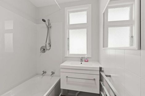 Photo of property in 14 Mersey Street, South Hill, Oamaru, 9400