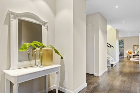 Photo of property in 32 Bounty Road, Long Bay, Auckland, 0630