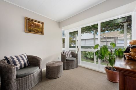 Photo of property in 15 Whirinaki Crescent, Heretaunga, Upper Hutt, 5018