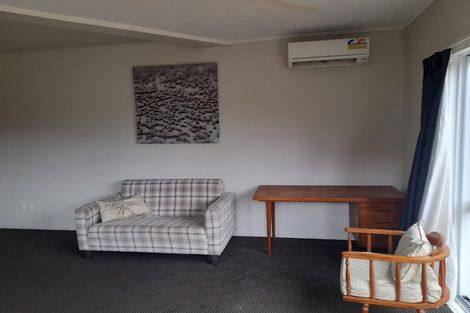 Photo of property in 54a Lewis Street, Blockhouse Bay, Auckland, 0600