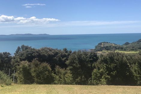 Photo of property in 25 Bay View Road, Cable Bay, 0420