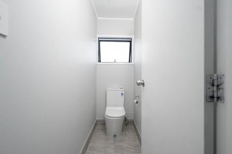 Photo of property in 2/15 Secretariat Place, Randwick Park, Auckland, 2105