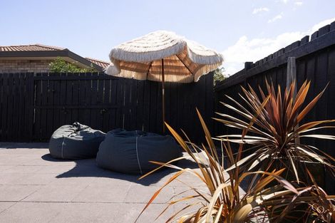 Photo of property in 27 Balmacewen Place, Mount Maunganui, 3116