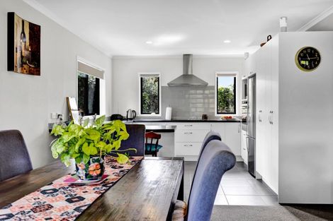 Photo of property in 120 Pohutukawa Place, Waiwhakaiho, New Plymouth, 4312