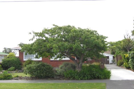 Photo of property in 90 Frensham Crescent, Woolston, Christchurch, 8062