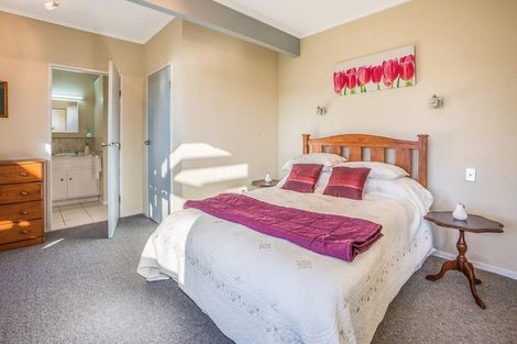 Photo of property in 28 Leeward Drive, Whitby, Porirua, 5024