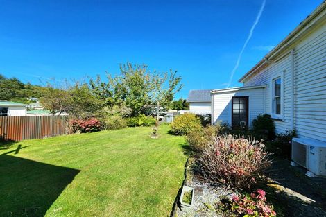 Photo of property in 9 Heaphy Street, Greymouth, 7805