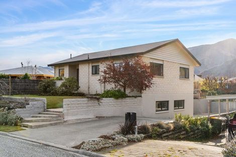 Photo of property in 32 Hood Crescent, Arrowtown, 9302