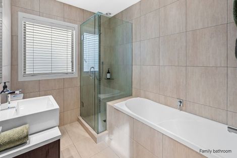 Photo of property in 11 Patiki Place, Omaha, 0986