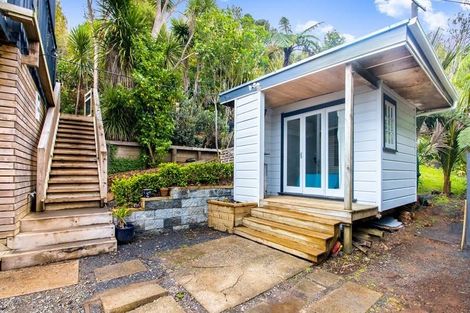 Photo of property in 136 Mountain Road, Henderson Valley, Auckland, 0612