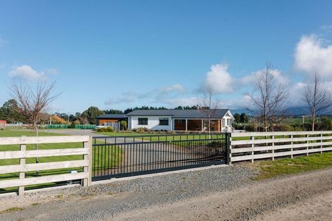Photo of property in 77120a State Highway 2, Dannevirke, 4977
