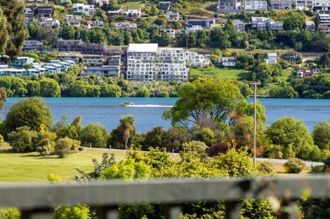 Photo of property in 10 Grove Lane, Kelvin Heights, Queenstown, 9300