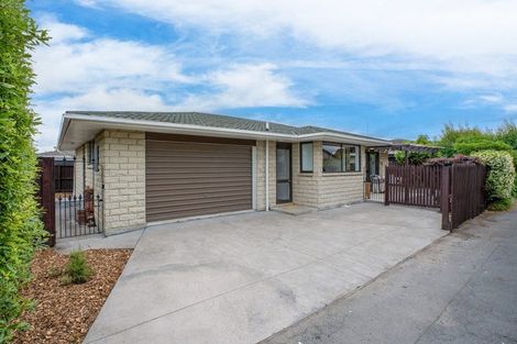 Photo of property in 1/52a Aorangi Road, Bryndwr, Christchurch, 8053