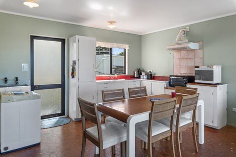 Photo of property in 10 Kookaburra Drive, Tawharanui Peninsula, Matakana, 0986