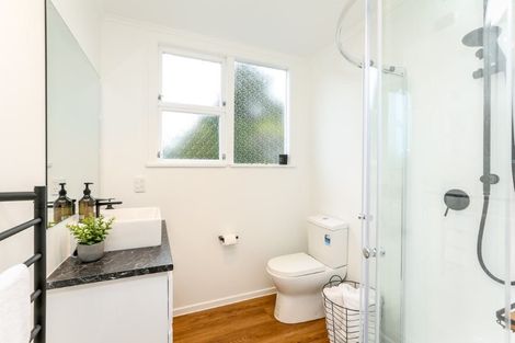 Photo of property in 525 Mangorei Road, Highlands Park, New Plymouth, 4312