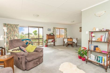 Photo of property in 1/28 Neil Avenue, Te Atatu Peninsula, Auckland, 0610
