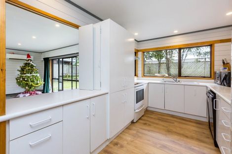 Photo of property in 4 Memphis Grove, Totara Park, Upper Hutt, 5018