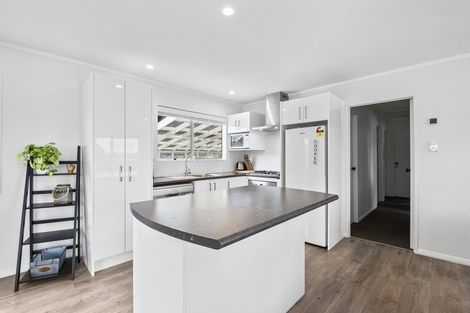 Photo of property in 2 Avon Close, Richmond Heights, Taupo, 3330