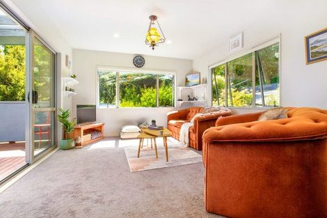 Photo of property in 59 Fairview Crescent, Omiha, Waiheke Island, 1081