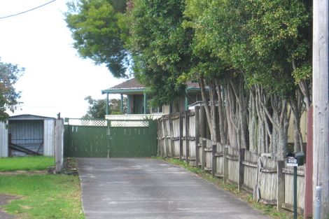 Photo of property in 1/62 Forest Road, Henderson, Auckland, 0612